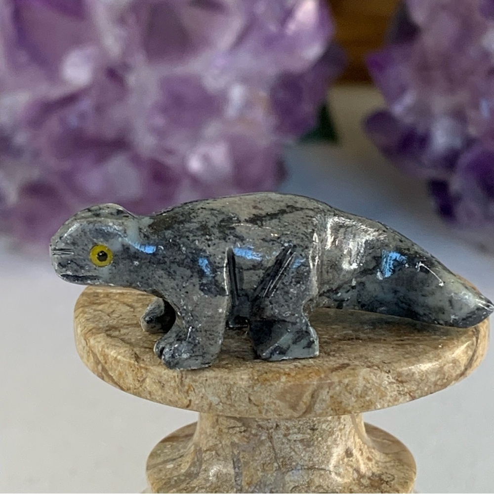 Miniature LIZARD Soapstone Figurine Stone Carving MINI Hand Carved Animal Figure - Picture 3 of 10